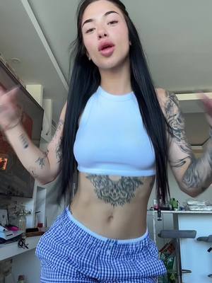 A post by @newkemi on TikTok caption: #parati 