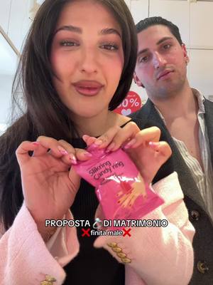 A post by @elenahazinah on TikTok caption: PROPOSTA DI MATRIMONIO💍 fake FINITA MALE❌ 