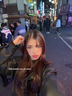 A post by @iamferv on TikTok caption: feliz legal y soltera 