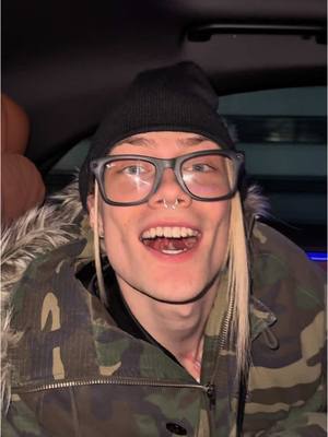 A post by @4unkeeei on TikTok caption: это ты ты ты !