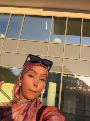 A post by @mahdia1432 on TikTok caption: Sun🧡#mahdia #darawiishgirl🐎 
