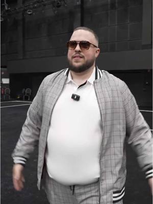 A post by @ on TikTok caption: Neues Video auf Youtube online ⚽️ #kingsleague #reeze 