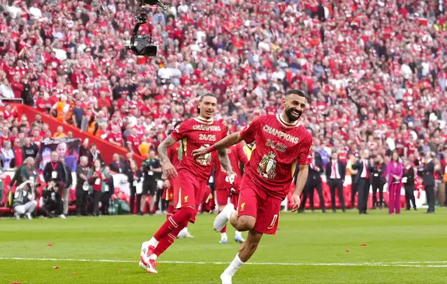 A post by @elvinni_football on TikTok caption: Champioooons!!🏆🏆🏆 #fy #fyp #pyf #rge #elbruso #on #elvinni_football #liverpool #epl #champions 