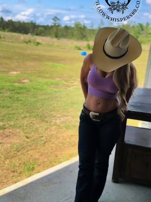 A post by @ohefwillow on TikTok caption: #fyp #country #countrygirl #foryoupage #Sunday 