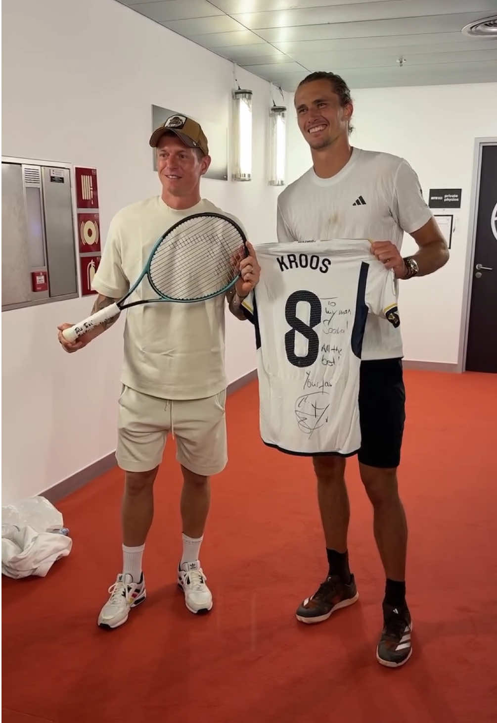 A post by @toni.kr8s on TikTok caption: Good to see you my friend, @Alexander Zverev 🎾 #MMOPEN 