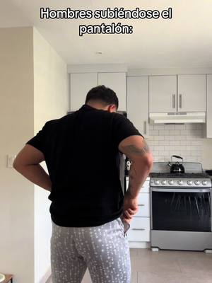 A post by @brauliorodrg on TikTok caption: Es todo un ritual mujeres JAJAJA por qué?👀 #comedia  #humor  #girls 