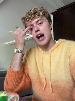 A post by @whiteboyonthebeat on TikTok caption: Lmk if I should make a longer video about college advice❤️
