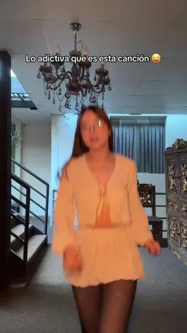 A post by @milenajeje on TikTok caption: Adivinen donde estoy 🤪
