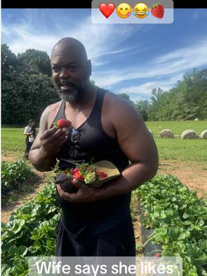 A post by @seanthompson864 on TikTok caption: @donnitathompson5 #seanthesalesman #fypシ #fyp #foryourpage #carsalesman #funnytiktok #hellcthellnawww #strawberries🍓 #funnymoments 