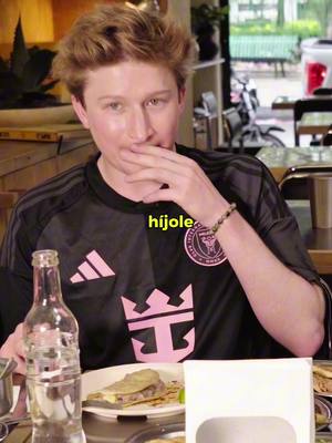 A post by @pardetresmx on TikTok caption: Los valedores han batallado para ligar 💔🥲