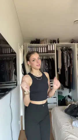 A post by @nurcaro on TikTok caption: #fyp #foryou #viral 