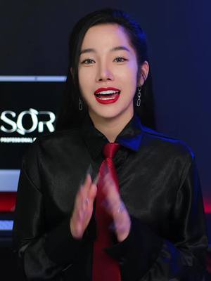 A post by @sora123ms on TikTok caption: SORA ရဲ့Online Class သင်တန်းတက်သင့်မတက်သင့်စဉ်းစားနေတဲ့သူလေးတွေ ဒီ Video ကိုအဆုံးထိကြည့်ပေးပါနော်😘😘 ‼️‼️ထပ်တိုးအသိပေးချင်တာလေးတစ်ခုက‼️‼️ ဒီတစ်သုတ်သင်တန်းသူကပြည့်ခါနီးပြီမို့လို့ အရမ်းများရင်လည်းအိမ်စာလေးတွေမစစ်နိုင်မှာဆိုးလို့ လူအနည်းငယ်ကိုပဲထပ်လက်ခံသွားပါမယ်နော် 😘😘 နောက်အသုတ်တွေမှာ‼️‼️50%off ‼️‼️ရဖို့ မသေချာတာ❌❌မို့လို့  👉👉အခုလူမပြည့်ခင် 👉👉အခွင့်ရေးလေးလဲရှိတုန်းအမြန်စရင်းပေးလိုက်တော့နော်😘😘😘#soraonlinemakeupclass #သိန်း၂၀၀ရရှိမဲ့မိတ်ကပ်ပြိုင်ပွဲအစီစဉ်#makeupsora 