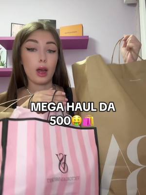 A post by @eli.esposito on TikTok caption: Vi piacciono?💞 per vedere tutto indossato 1G: eli.espositoo #elisaesposito #haul 