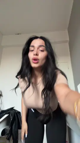 A post by @giadapasquii on TikTok caption: vado in palestra ciao