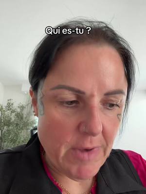 A post by @thewalkinkmum on TikTok caption: Envois moi un message en privé #abaya#paillettes@karine 