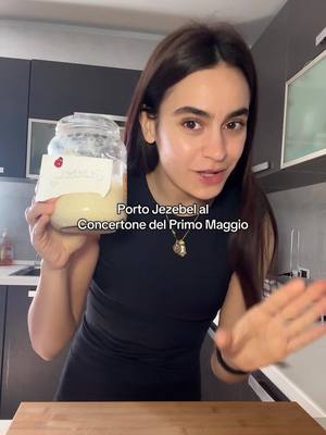 A post by @camonkei on TikTok caption: jezebel guarda dove ti porto!! 🌼 #pangoccioli #biscotti #ricetta 