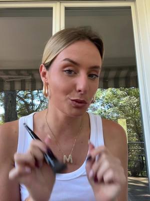 A post by @manondelsolll on TikTok caption: si vous avez ce format dites moi de quoi vous voulez parler 🤍