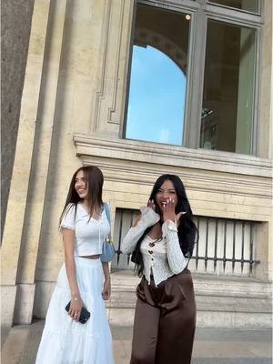 A post by @itsnorel on TikTok caption: @𝑨𝒔𝒎𝒂𝒂 🎀 dis lui de m’emmener 🫠