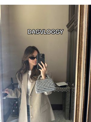 A post by @monicageuze on TikTok caption: Dagvloggie - check Etos t/m 4 mei voor een mooie moederdagactie met korting op de mesjes van @Gillette Venus #MySkinMyWay Ad