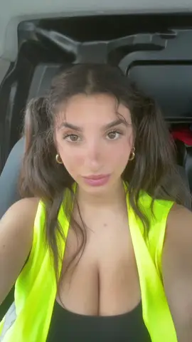 A post by @corridaika on TikTok caption: Chissà 
