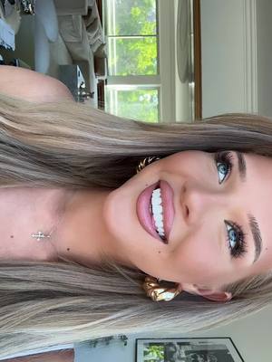 A post by @elaine.victoria on TikTok caption: in love mit dieser neuen haarfarbe 😭❤️#fypシ #foryourpage #fürdich #viral #fy #fyp 