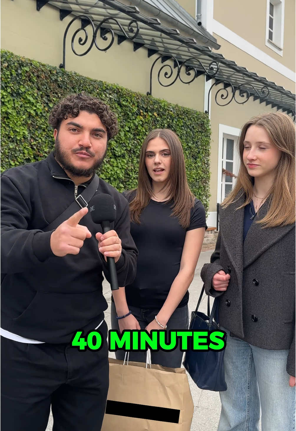A post by @samsy_baz on TikTok caption: La fin 😂 et toi tu fais quoi dans la vie ? 😅