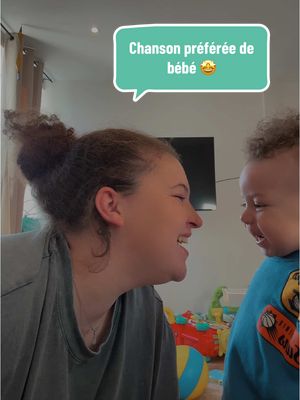 A post by @melissabassit on TikTok caption: Depuis que nous avons fait la trend TikTok, avec cette chanson, il l’adore  🤩 ##fyp##pourtoi##trend##family##storytime##baby##momlife