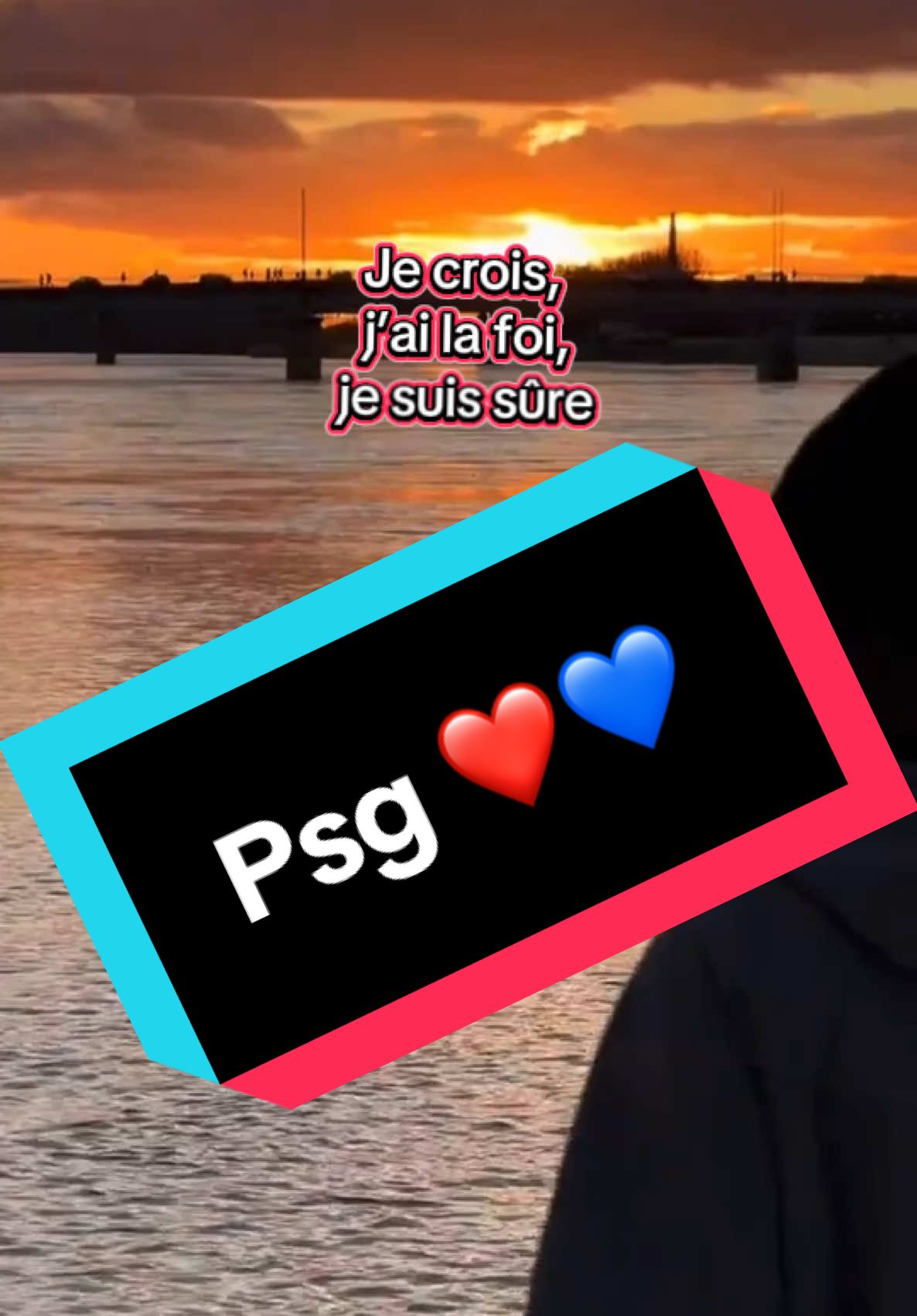 A post by @oncle_boub on TikTok caption: #viral_video #tik_tok #pourtoi #psg #paris  arsenal vs psg demi-finale ldc ici c’est Paris  #foot #fyp 