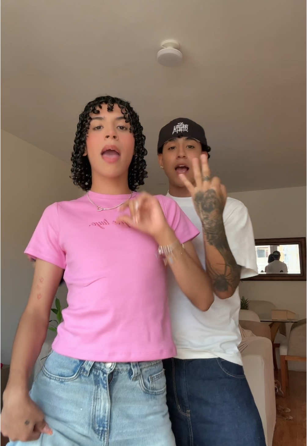 A post by @valentnopalacios on TikTok caption: #xyzbca #fyp #parati 