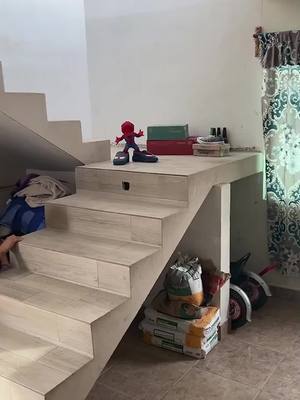 A post by @ziilverk on TikTok caption: Otra vez tu Spiderman #humor #gamer #comedia #zilvek