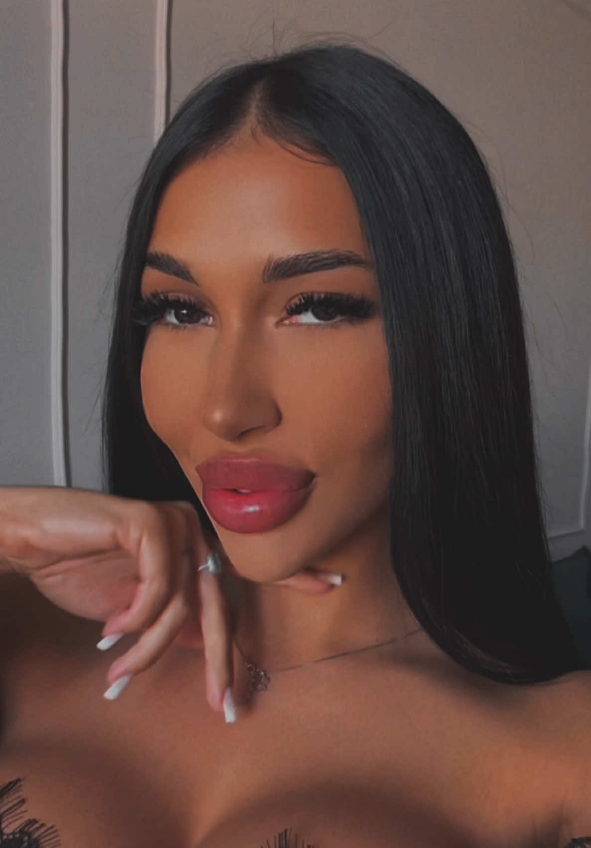 A post by @bianca.ana.maria__ on TikTok caption: 🤍 #fyp 