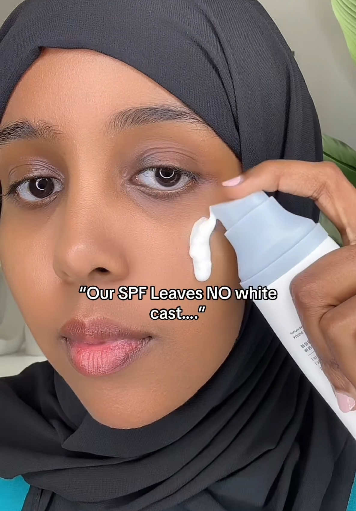 A post by @iconiccpinkk on TikTok caption: the best korean spf😍😍 ad #spf #sunscreen #skin1004 #centella #Tiktokmademebuyit #koreanskincare #kbeauty #skincareroutine @SKIN1004 US 
