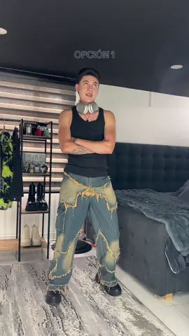 A post by @alexcortex on TikTok caption: Que outfit te gusta más? 🔥  ya compraron su entrada para ver a sus artistas favoritos! 