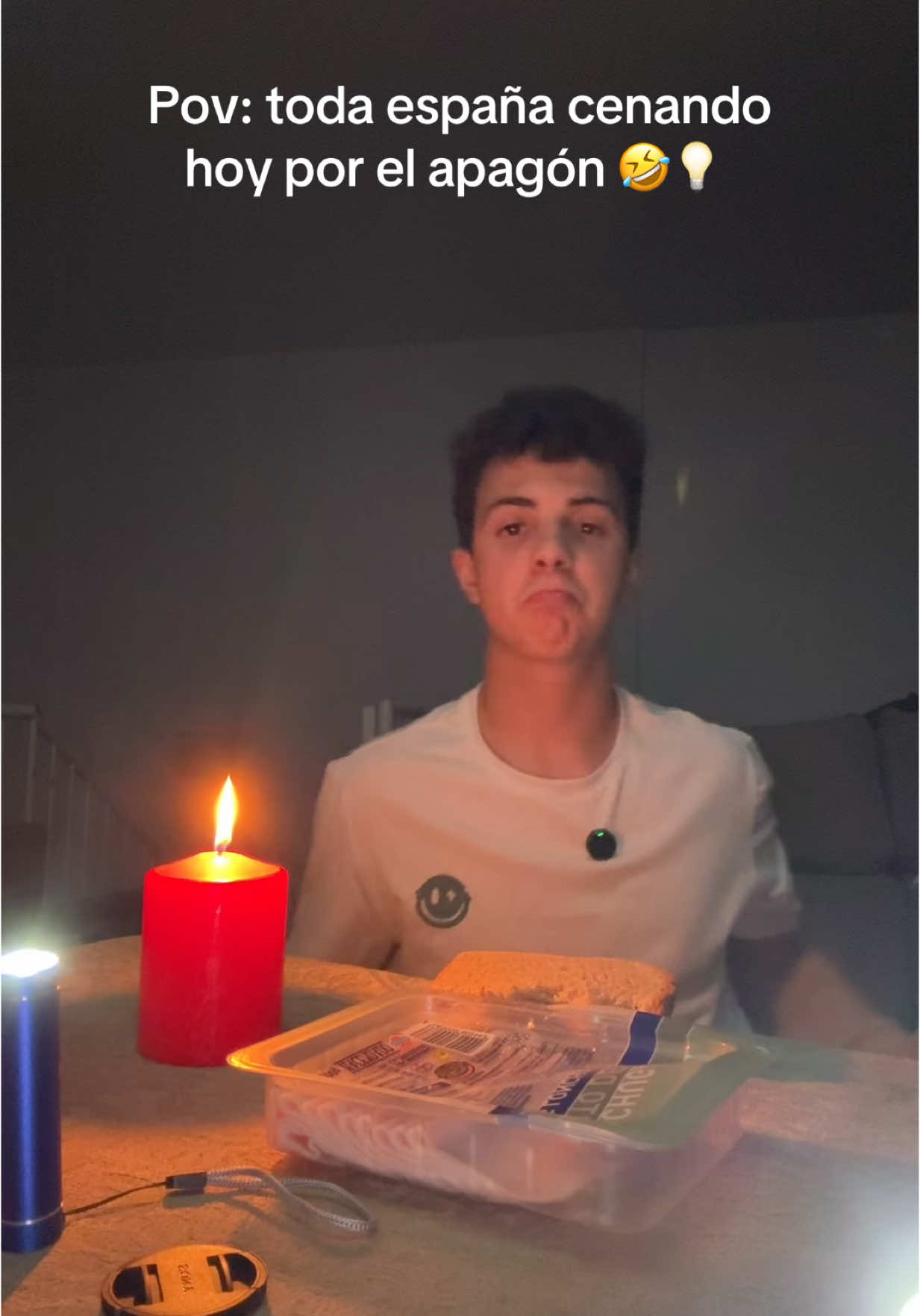 A post by @joosejulioo_002 on TikTok caption: Tenéis luz ya? 👇🏻
