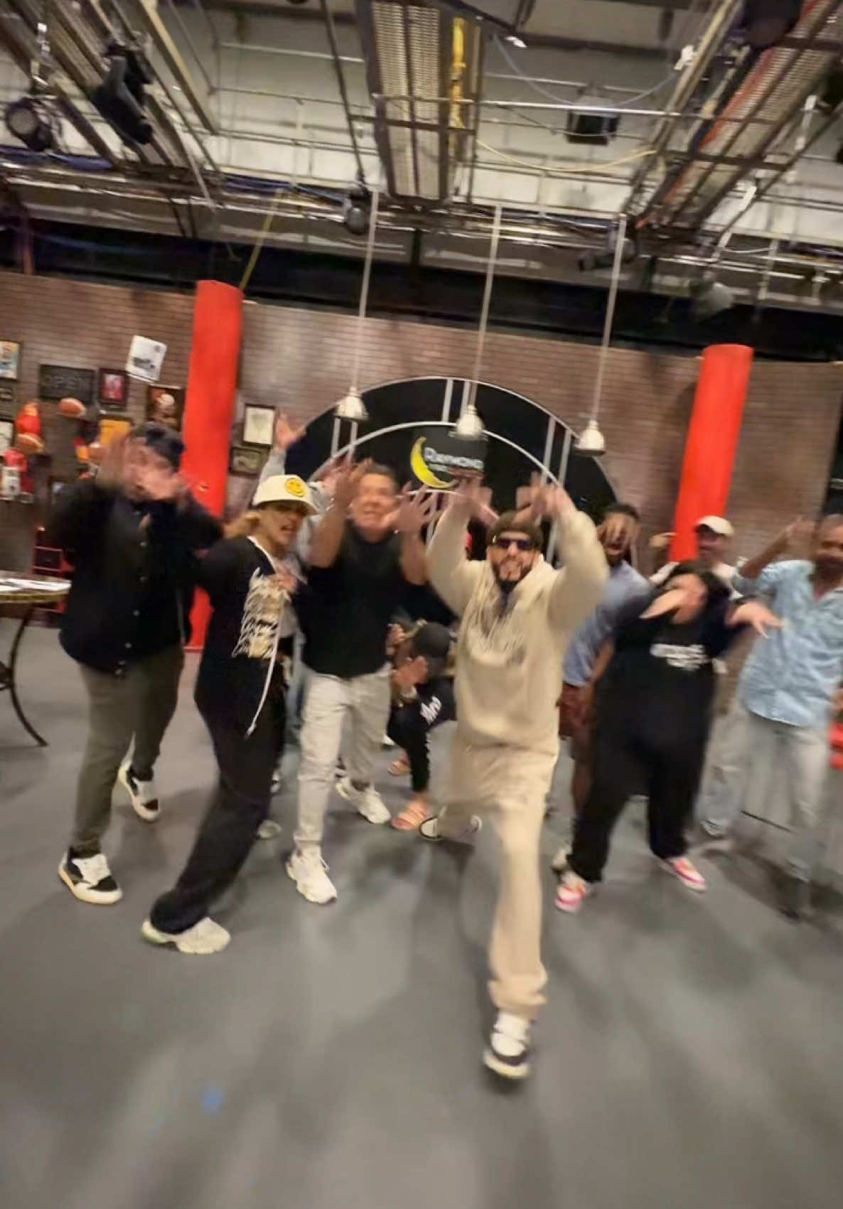 A post by @yandel on TikTok caption: Mañana a las 8pm por Telemundo con el corillo de Raymond y Sus Amigos @jasoncalderon @filippetti @norwillfragoso @jcmartinez.pr @monicapastrana7 @raymondarrietaoficial @raymondysusamigos @telemundopr @renemoclova @jacpr @miguelmoralescomedia