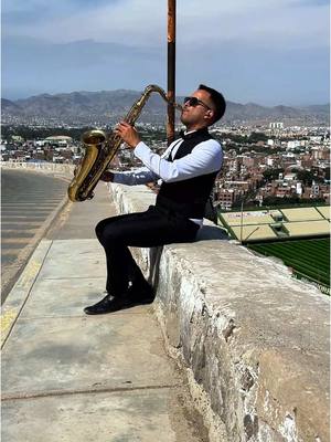 A post by @colaccisax on TikTok caption: ❤️🎷❤️ #colaccisax #diseloconsaxo #saxoparabodas #saxoparaeventos 