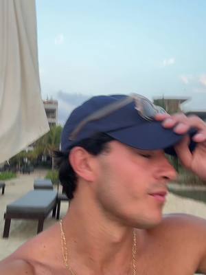 A post by @emilianomedgil on TikTok caption: Como se la mando? #fyp #parati 