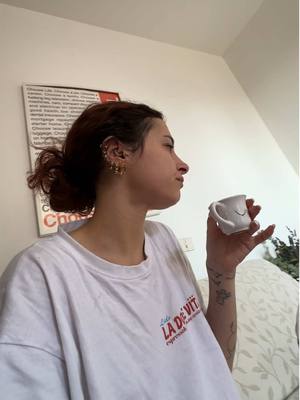 A post by @alessiamorellii1 on TikTok caption: Stiamo apposto 