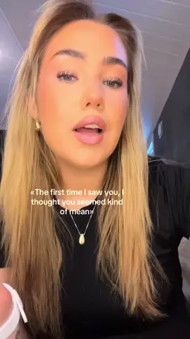 A post by @odaoera on TikTok caption: Ser bare sur ut på avstand, lover 