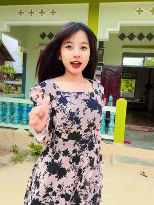 A post by @khaingthagyan2 on TikTok caption: မဆော့တာကြာလို့😁