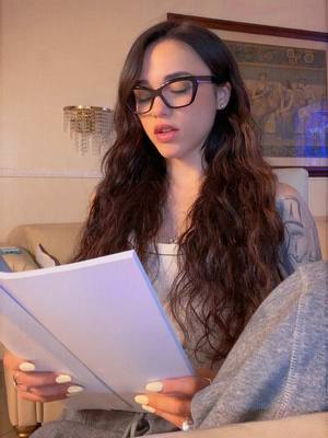 A post by @maryesp_ on TikTok caption: l’unico “pensiero” che ho nella mia vita.🎬