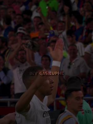 A post by @bongda_gavangtv on TikTok caption: Barca là baba của Nhà V.u.a. Nên họ vào chung kết là chuyện dĩ nhiên #fyp #foryou #football 