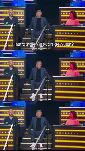 A post by @1prozentquiz on TikTok caption: Wer hatte es richtig? 👀 👉 "Das 1% Quiz - Wie clever ist Deutschland?" - Donnerstag, 20:15 Uhr in SAT.1 oder kostenlos streamen auf Joyn. #das1prozentquiz #whattowatch