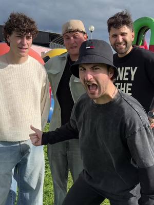 A post by @leoucifero on TikTok caption: Ha vinto l’amicizia e l’attività fisica @Samu @il PAPA🌵 @Danny ( si dice denni 🥲 ) 