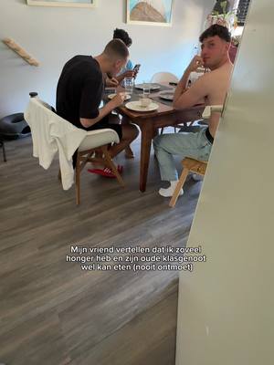 A post by @luna.nieuwboer on TikTok caption: HAHAHAHA ook die brakke ochtend hoofden erbij 