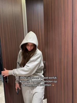 A post by @luna.nieuwboer on TikTok caption: Kan iedereen gwn een standaard lucht verfrissen bij hebben?