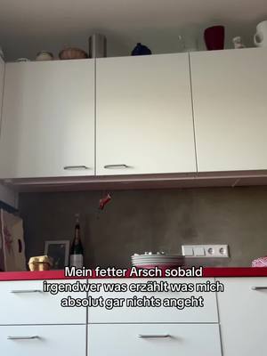 A post by @frgretel on TikTok caption: Mein Gott los erzähl es mir auch mein Gott 