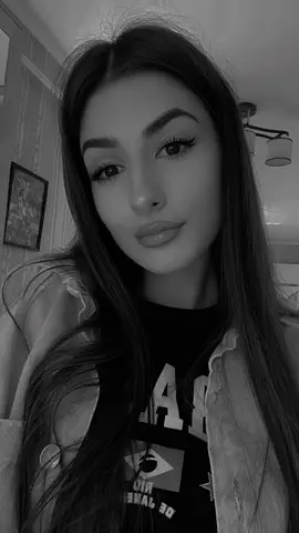 A post by @marilena_2095 on TikTok caption: #🖤🥀 