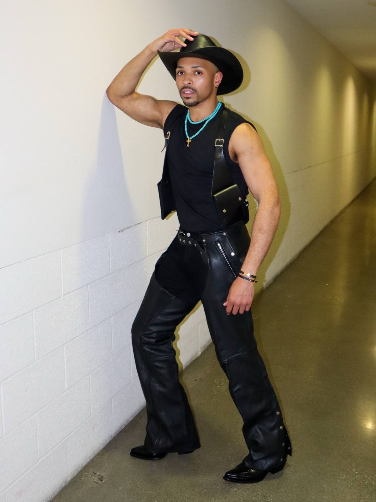 A post by @thelavelleshow on TikTok caption: THIS is how you show up to see Beyonce 🥺 #cowboycartertour #thelavelleshow 