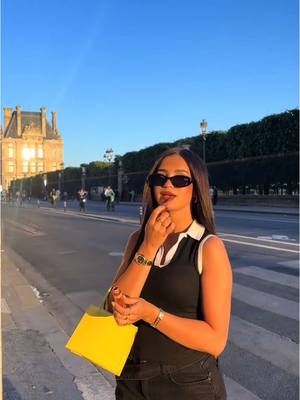 A post by @hanaeniceee on TikTok caption: Paris ensoleillé ☀️🗼